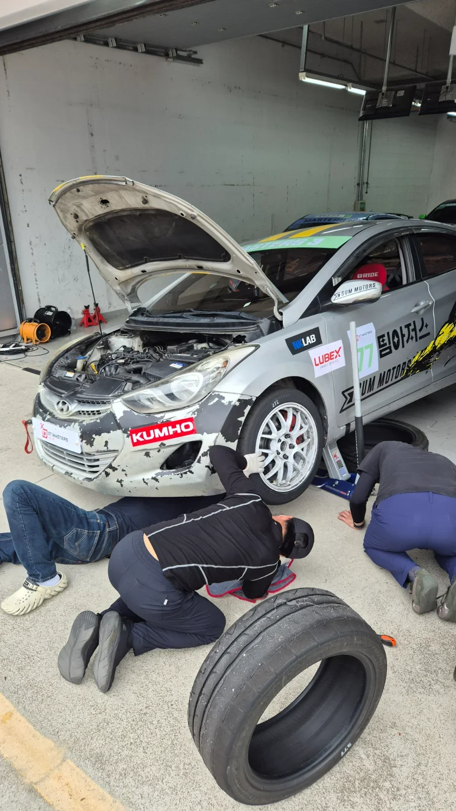 Tire Pressure is the Real Boss on Track: The Truth About Wheel Alignment Hidden in Your Tires